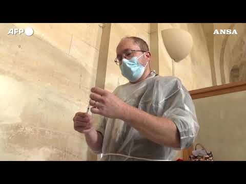 Francia, Versailles trasformata in hub vaccinale temporaneo