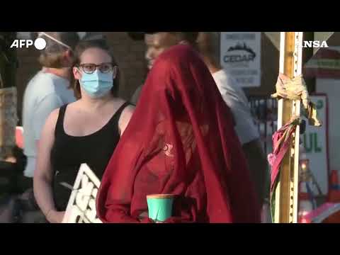 Minneapolis: musica, candele e lacrime nell’anniversario della morte di Floyd