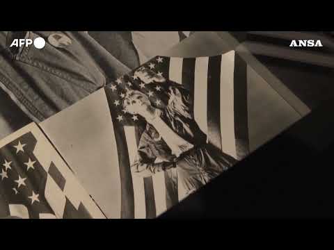 Parigi, cimeli di David Bowie in mostra al Palace