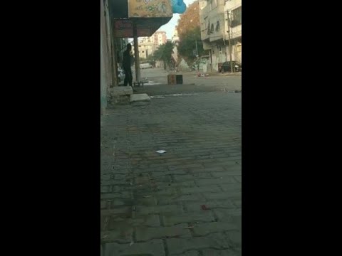 Bombardamenti a Gaza, arriva un missile e un intero palazzo va in frantumi