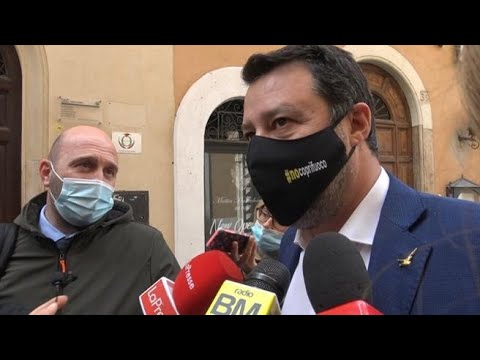 Salvini: «Fedez? Vorrei un confronto dove vuole, in autogrill o nel suo attico»