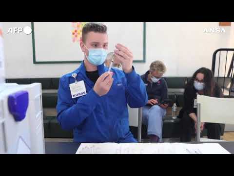 Svolta Biden, si’ alla revoca dei brevetti per i vaccini