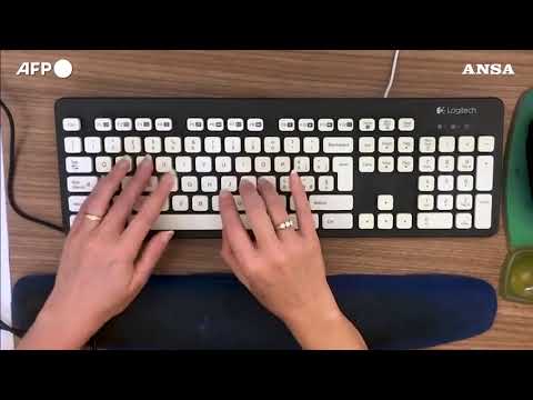 Covid, la pandemia tiene gli italiani su internet in media 3 ore al giorno