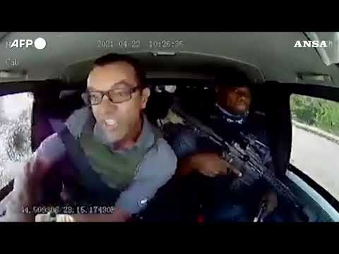 Sud Africa, assalto armato a un blindato portavalori: le manovre di fuga della guardia