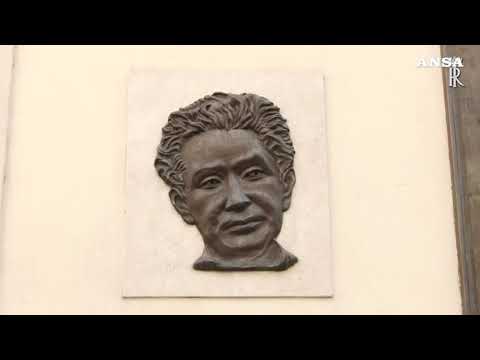 Aldo Moro, Mattarella depone una corona di fiori in via Caetani