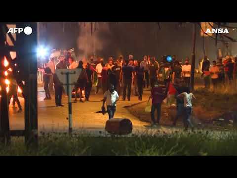 Gerusalemme: 100 palestinesi feriti, razzo lanciato da Gaza