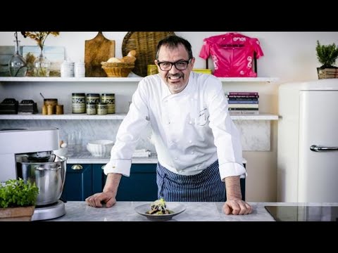 Il polpo arrosto con insalata di patate e gazpacho dello chef Antonio Guida