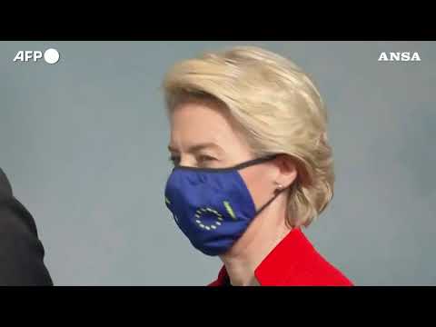 G7, Johnson con Michel e von der Leyen: “Protocolli ok, abbiamo sedie per tutti”