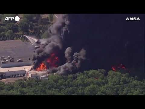 Usa, in fiamme  una centrale chimica in Illinois