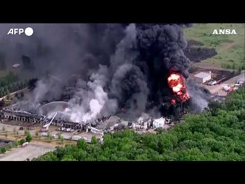 Usa: un impianto chimico prende fuoco in Illinois, evacuata la popolazione