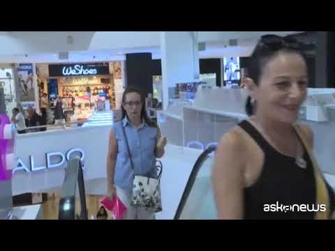 In Israele shopping senza mascherine nei centri commerciali