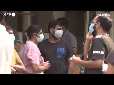 Covid, l’India apre la campagna vaccinale a tutti gli adulti grazie al nuovo record di contagi