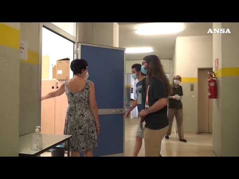 Maturita’, al liceo Volta di Milano: “C’e’ un po’ di ansia ma siamo fiduciosi”