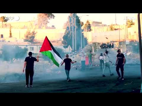 Israele, nuovi scontri tra palestinesi e polizia israeliana a Ramallah