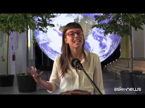 Guardarci da molto lontano: a BASE Milano il festival FAROUT