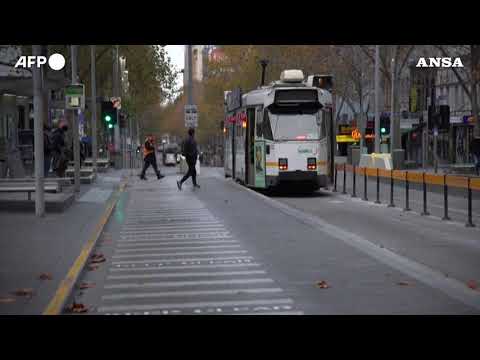Australia, Melbourne rimane in lockdown per un’altra settimana