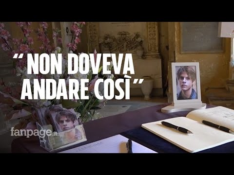 Anche Emma Marrone alla camera ardente per Michele Merlo, i fan: “Aveva ancora tanto da dare”