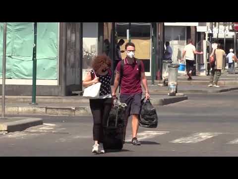 Vacanze: tutti al mare, ma concentrati in agosto