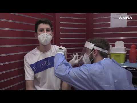 Vaccini in farmacia, in Piemonte si comincia oggi con 320 punti