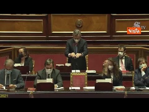 Draghi in Senato: «Ho incontrato Napolitano, vi saluta tutti » e scatta la standing ovation