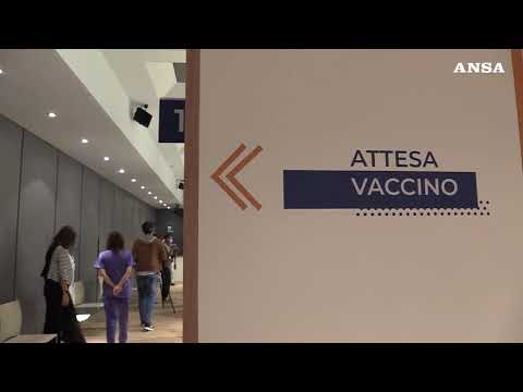 Primi vaccinati in azienda: “Lavoro qui da 20 anni, siamo una famiglia”