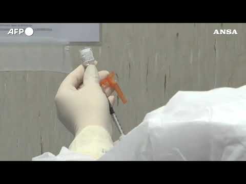 La curva decresce ancora, forte impatto vaccinazioni