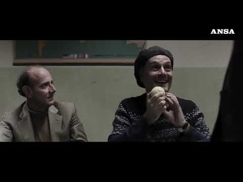 Comedians, Salvatores e sei comici in cerca di luce