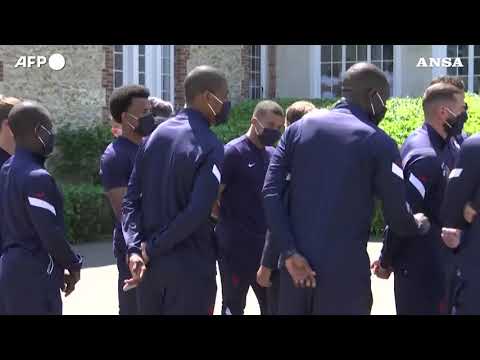 Europei, Macron a pranzo con i Bleus: “Arrivate fino in fondo”