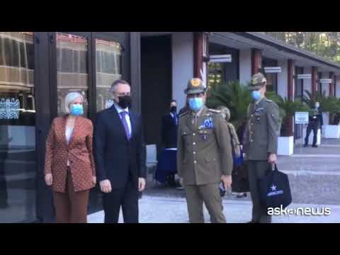 Covid, AstraZeneca agli over 60. Ai giovani seconda dose diversa