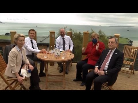 G7, le immagini dell’incontro tra Draghi, Von der Leyen, Michel, Macron, Merkel
