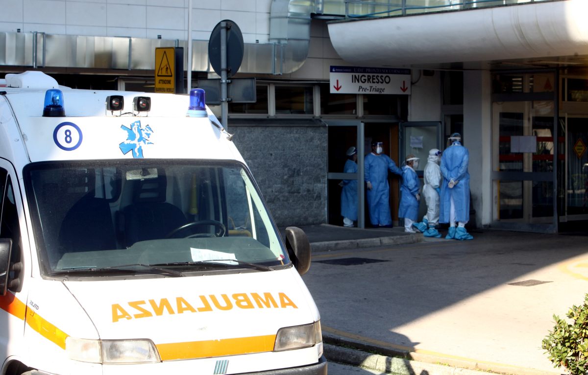 Covid, 808 nuovi casi e 12 decessi in 24 ore
