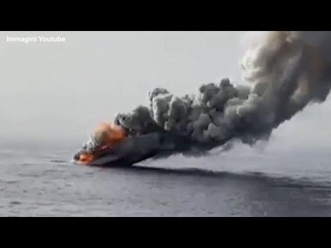 Guardia di Finanza, nave affonda al largo della Calabria dopo un incendio
