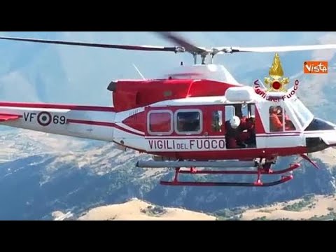 Escursionista in difficoltà sul Pollino, il video del salvataggio con l’elicottero