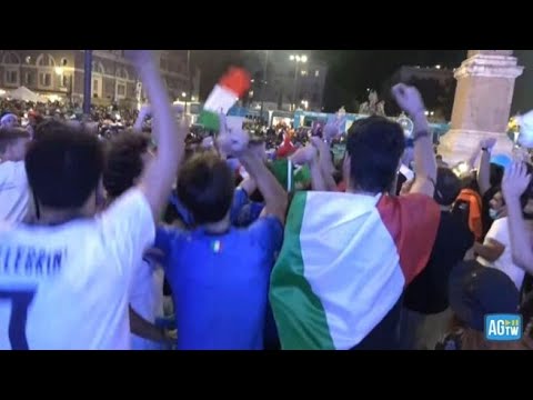 L’Italia elimina il Belgio, la gioia dei tifosi in Piazza del Popolo a Roma