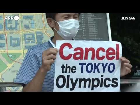 Tokyo 2020, protesta contro le Olimpiadi davanti all’ufficio del primo ministro