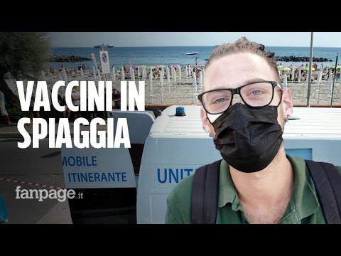 Vaccini in spiaggia in Campania: “Mia figlia minorenne si è voluta vaccinare per avere il green pass