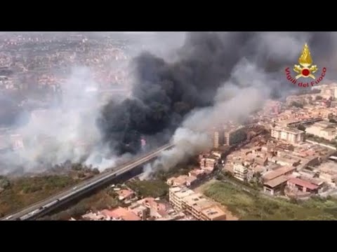 Incendi, brucia la Sicilia: roghi nel Palermitano e nel Catanese