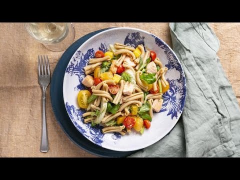 Le casarecce integrali con pomodorini, salmone e mango fresco