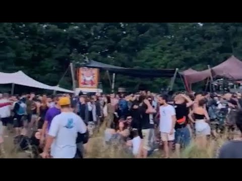 Cosa sta succedendo al rave di Pisa: in 6 mila arrivati dall’Italia e dall’estero