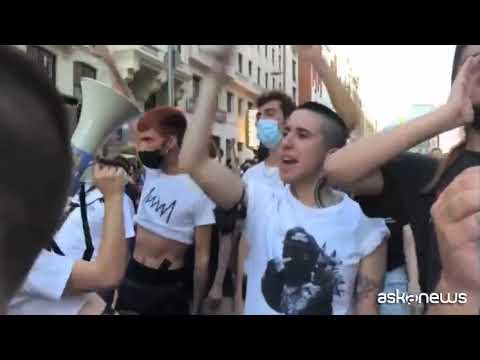 Samuel: “ucciso di botte perché gay”, mega-protesta a Madrid