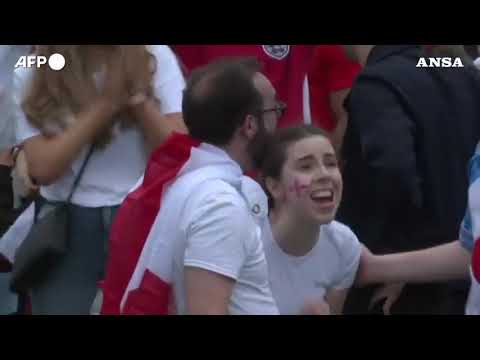 Europei, Shaw sblocca la finale: i tifosi inglesi a Londra e Manchester esplodono di gioia