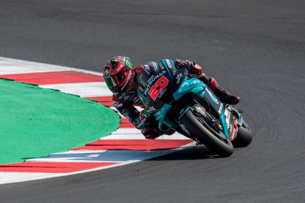 Quartararo domina a Silverstone, Aprilia sul podio