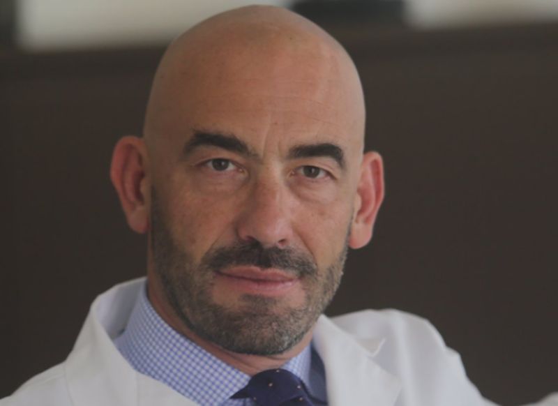 Bassetti “Aggredito da un No Vax sotto casa, lo Stato intervenga”