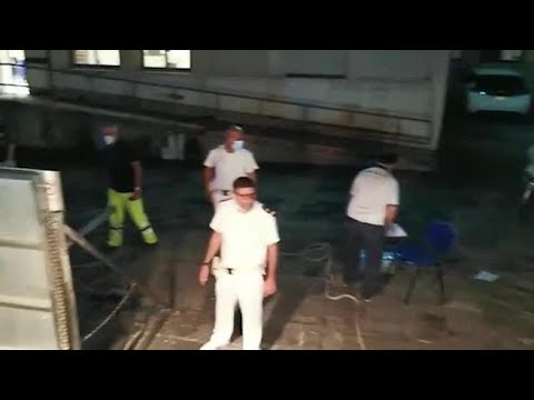 Incendi in Sicilia, 150 persone evacuate via da mare a Catania