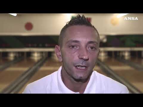 Lo “strike alla disabilita’” di Andrea, campione non vedente di bowling