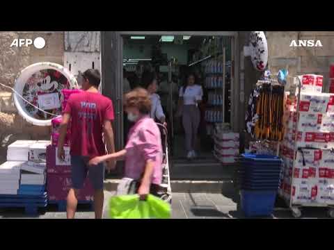 Israele:  via limitazioni, i gay possono donare sangue