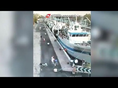 Rimini, bambina di 11 mesi finisce in mare: salvata da un militare della Guardia costiera