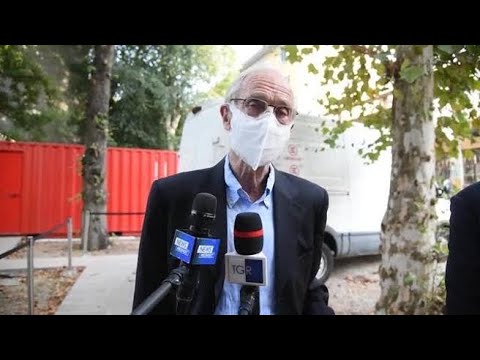 Renzo Piano alla camera ardente di Gino Strada: «Mi chiamava “geometra”, era un combattente per…