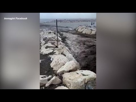 Maltempo, esonda il fiume Dragone ad Atrani