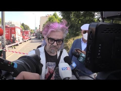 Incendio a Milano, Morgan rientra a casa: «Nottata allucinante»